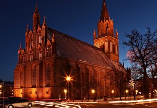 Konzertkirche Neubrandenburg bei Nacht, &copy; Oppermann Fotografie