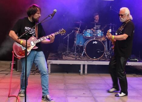 &copy; Michael Simon