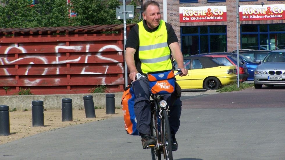 Vorbildlich und immer vorne weg - der 1. Vorsitzende des ADFC Rostock e.V., © ADFC Rostock e.V. Vorbildlich und immer vorne weg - der 1. Vorsitzende des ADFC Rostock e.V., © ADFC Rostock e.V.