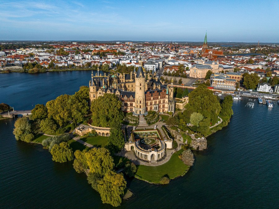 Schweriner Schloss und Burggarten, © Udo Tanske