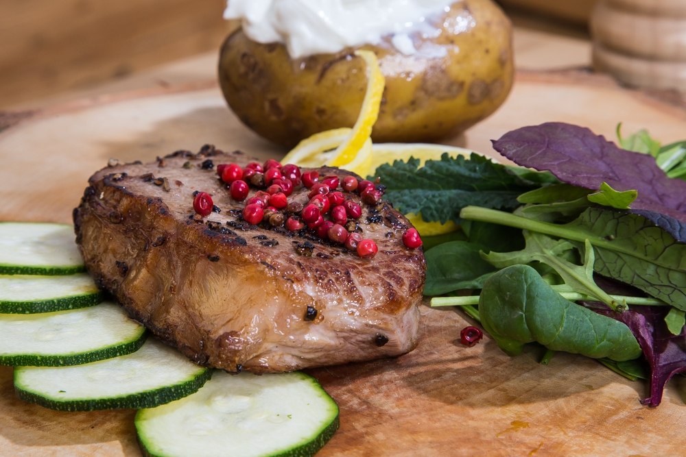 Het vlees in de keuken van het landhuis komt natuurlijk van onze eigen boerderij!, © Sven Lingott / Gut Darß Het vlees in de keuken van het landhuis komt natuurlijk van onze eigen boerderij!, © Sven Lingott / Gut Darß