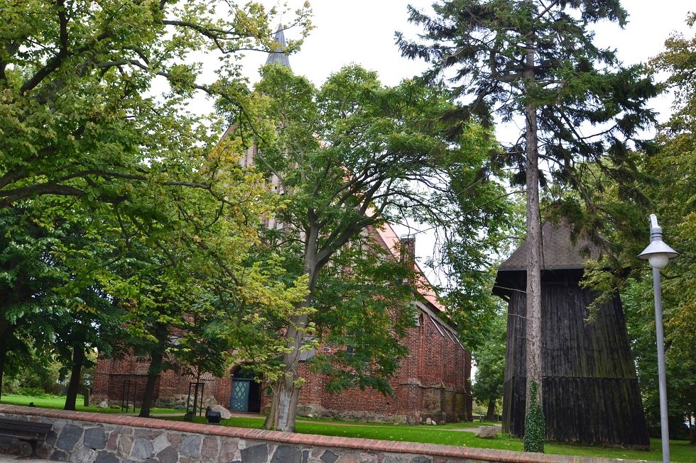 Pfarrkirche Sankt Georg in Wiek auf R&uuml;gen // &copy; Tourismuszentrale R&uuml;gen