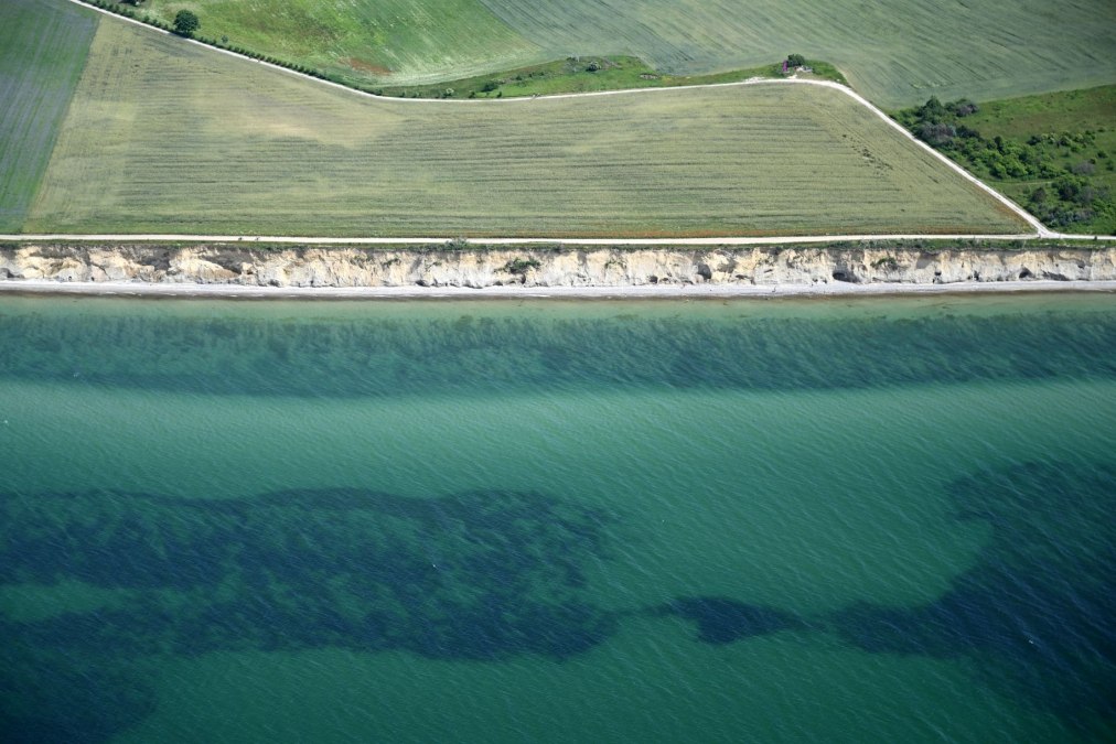Hohes Ufer aus der Vogelperspektive mit Blick auf den Bakelberg, © FALCON CREST AIR