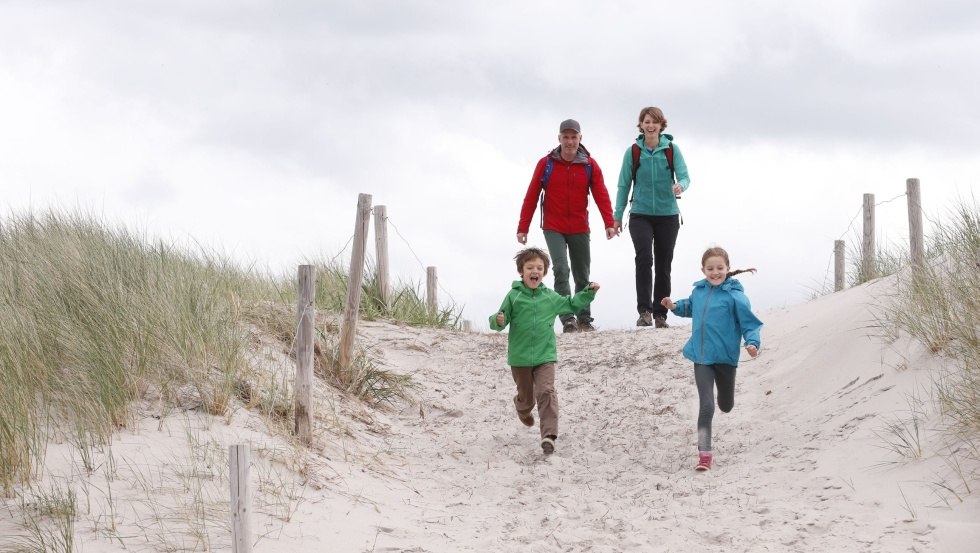 Über die Dünen führt die Wanderung auch an den Ostseestrand. // © MV-T/outdoor-visions.com Über die Dünen führt die Wanderung auch an den Ostseestrand. // © MV-T/outdoor-visions.com