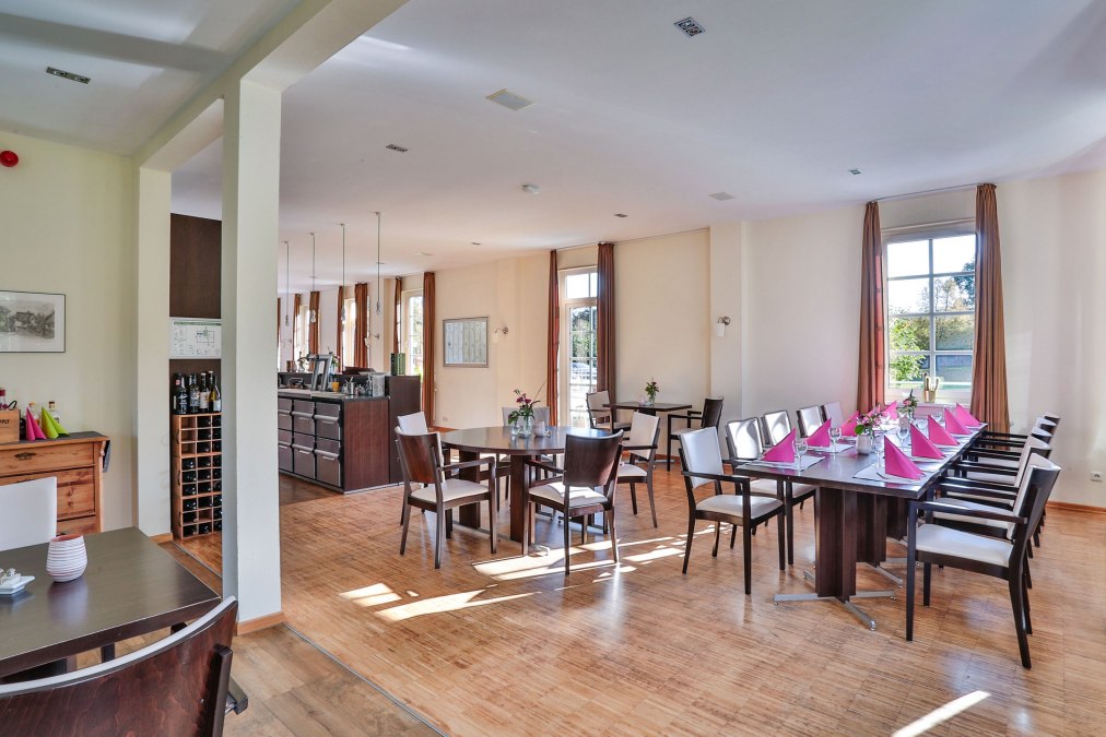 Lichtdurchfluteter Frühstücksraum, © Gutshaus Gremmelin