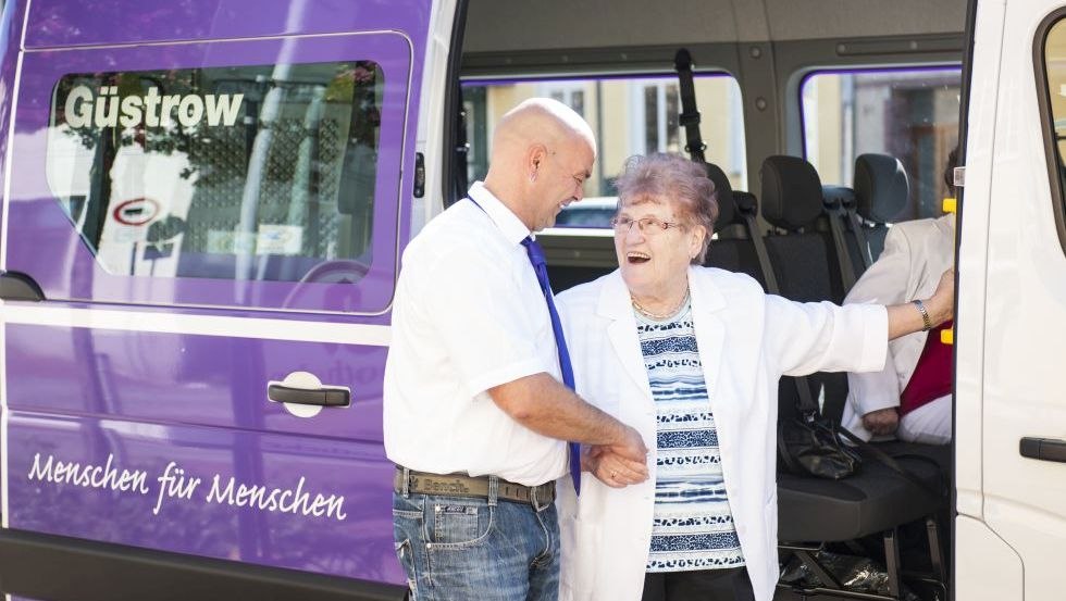 Handig bij het in- en uitstappen. // © Jörn Lehmann Photograph Handig bij het in- en uitstappen. // © Jörn Lehmann Photograph