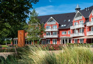 Pool Strandhafer Aparthotel // &copy; Strandhafer Aparthotel / DOMUSimages