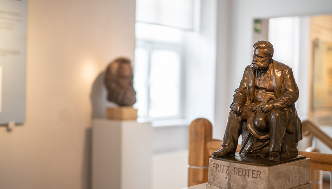 Figur des Schriftstellers, © Tobias Kramer Figur des Schriftstellers, © Tobias Kramer