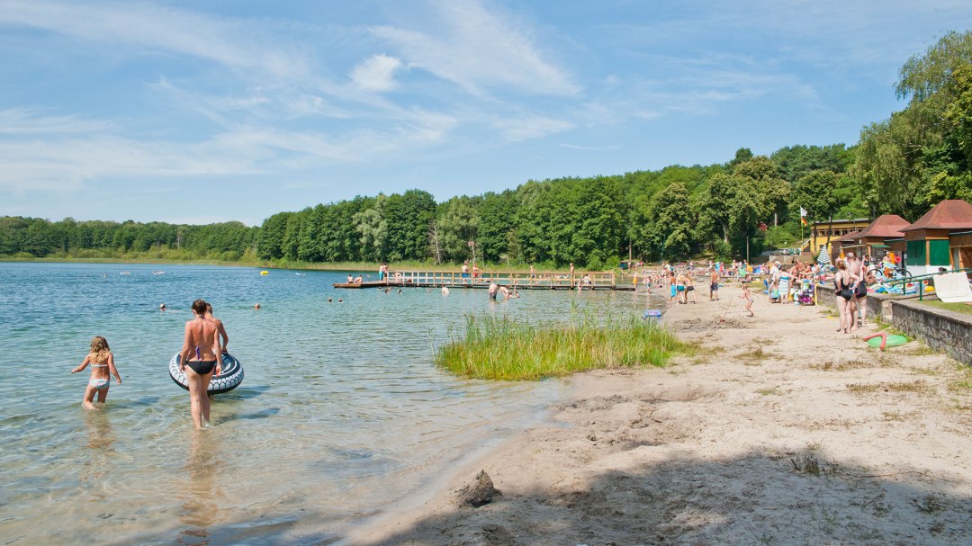 Badestrand Weißer See bei Wesenberg, © Christin Drühl Badestrand Weißer See bei Wesenberg, © Christin Drühl
