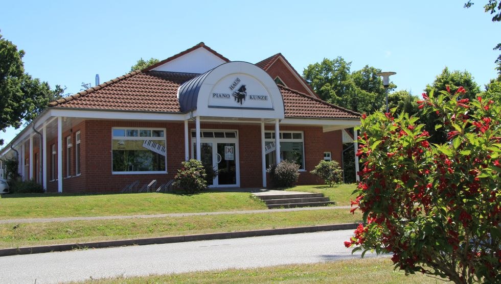 PIANO-HAUS-KUNZE vor den Toren Schwerins, © Joachim Wilke PIANO-HAUS-KUNZE vor den Toren Schwerins, © Joachim Wilke