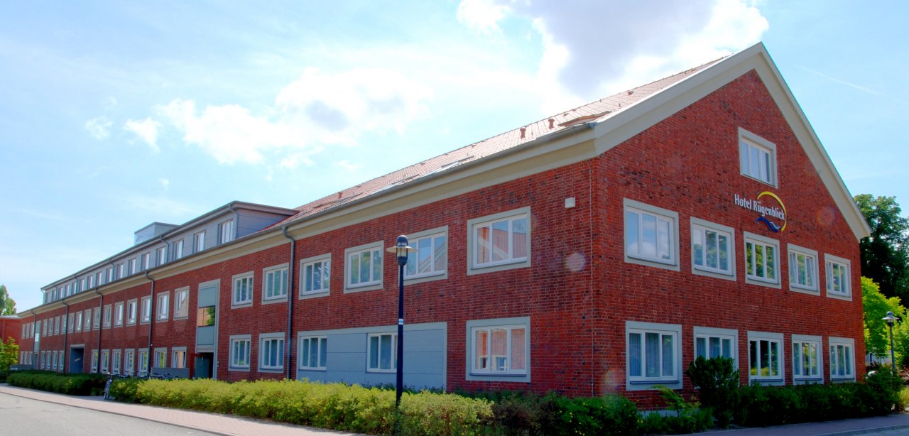 Das Hotel R&uuml;genblick - Au&szlig;enansicht // &copy; Hotel R&uuml;genblick