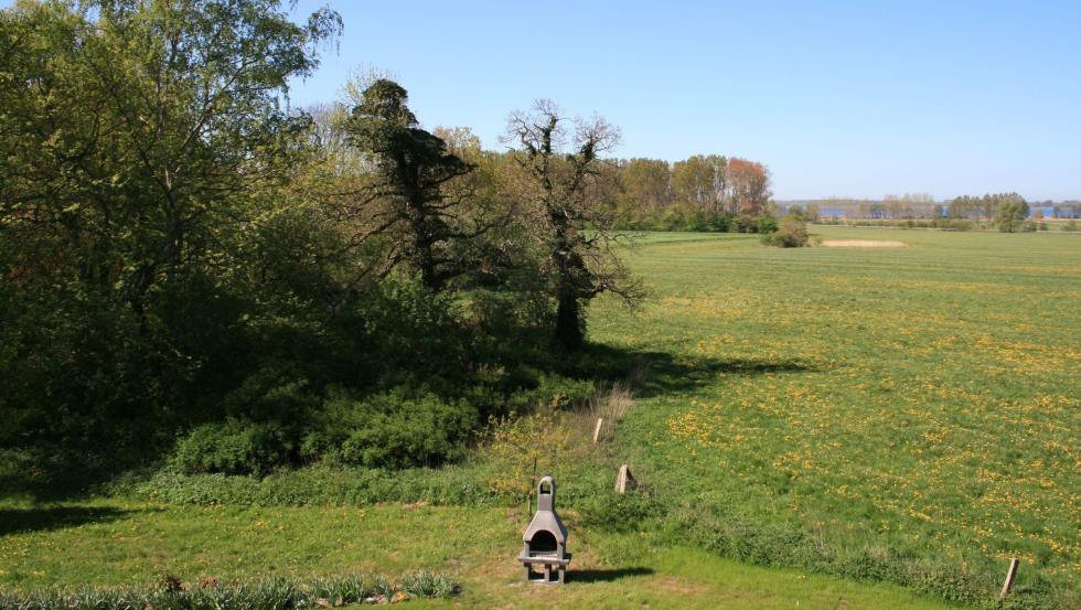 Blick aus dem Herrenhaus bis zum Salzhaff // © Klaus-Dieter Bartsch Blick aus dem Herrenhaus bis zum Salzhaff // © Klaus-Dieter Bartsch