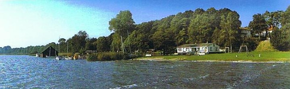Ansicht des Campingplatzes, direkt gelegen am Goldberger See // © Campingplatz am Goldberger See/ Fam. Dethloff Ansicht des Campingplatzes, direkt gelegen am Goldberger See // © Campingplatz am Goldberger See/ Fam. Dethloff