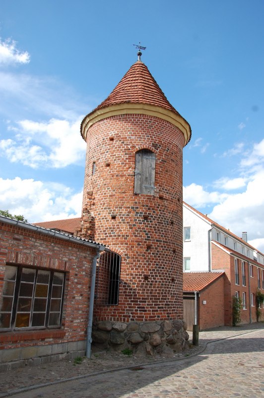 Der als Hungerturm bekannte Bau befindet sich in der Wallstra&szlig;e. // &copy; Gabriele Skorupski