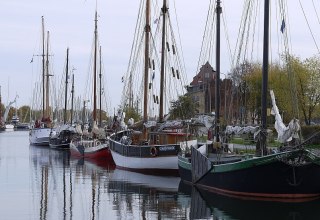 Teils über 100 Jahre alt sind die Schiffe und Boote im Museumshafen // © Sven Fischer Teils über 100 Jahre alt sind die Schiffe und Boote im Museumshafen // © Sven Fischer