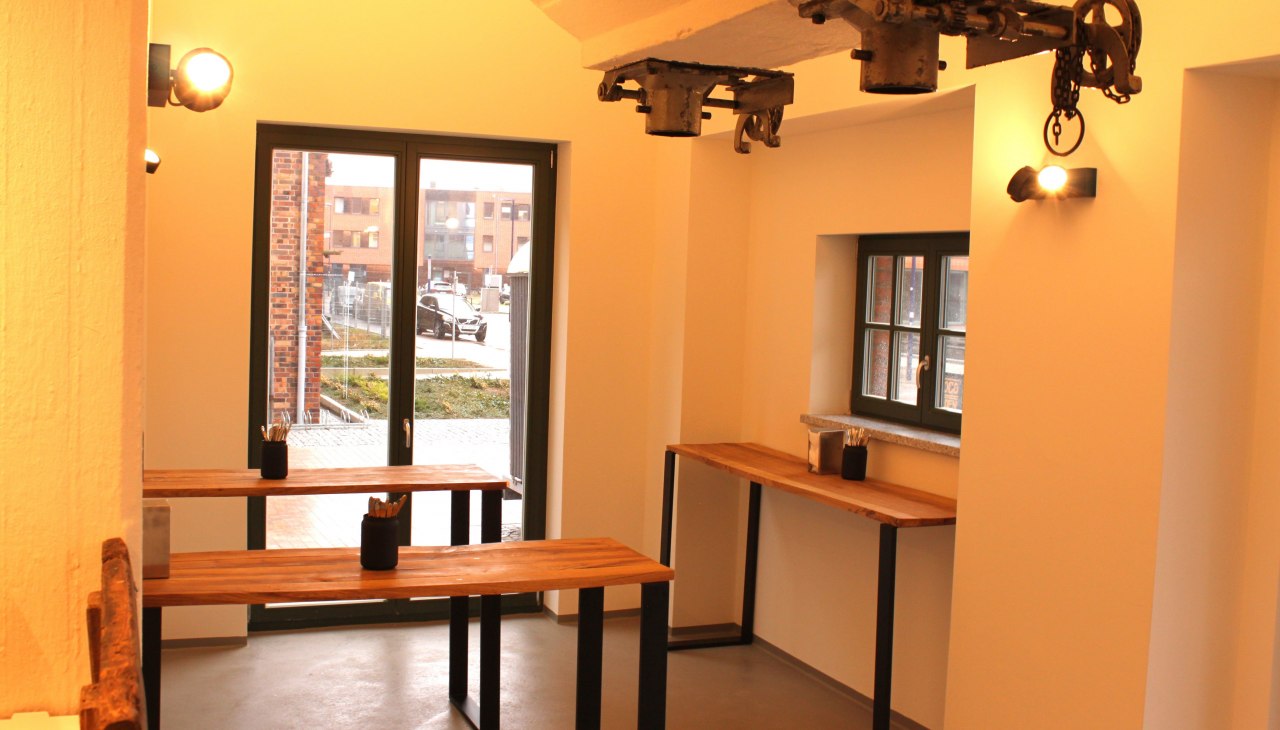 Unsere Pommesbude im alten Kruse Speicher, &copy; pommes-bude.com