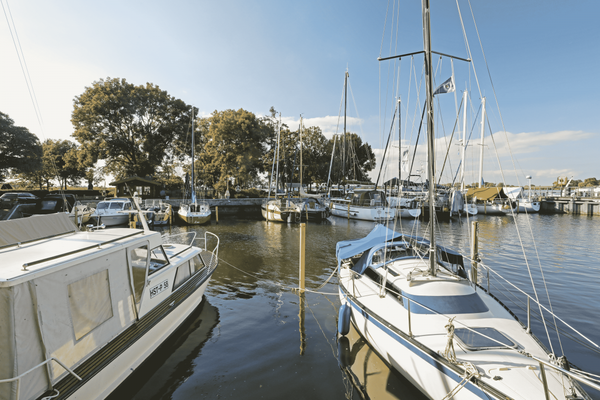 Boote am Anlegeplatz // © MV-T/Gohlke Boote am Anlegeplatz // © MV-T/Gohlke