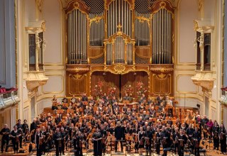 Bundes&auml;rztephilharmonie mit J&uuml;rgen Bruns 2025 in der Laeiszhalle Hamburg // &copy; Bundes&auml;rztephilharmonie
