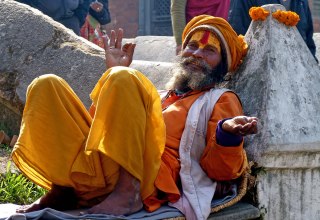 Ein Sadhu ist ein hinduistischer Wander- und Bettelm&ouml;nch, der sich bewusst vom gew&ouml;hnlichen Leben zur&uuml;ckzieht und sich der Meditation und dem Gebet widmet. // &copy; Dr. R&uuml;diger Wenzel