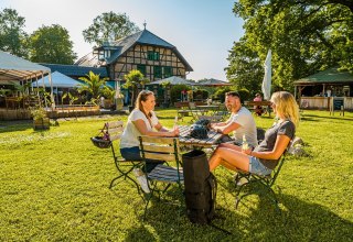 Essen im Traditionsgasthof Schnatermann // © MV-T/Tiemann Essen im Traditionsgasthof Schnatermann // © MV-T/Tiemann