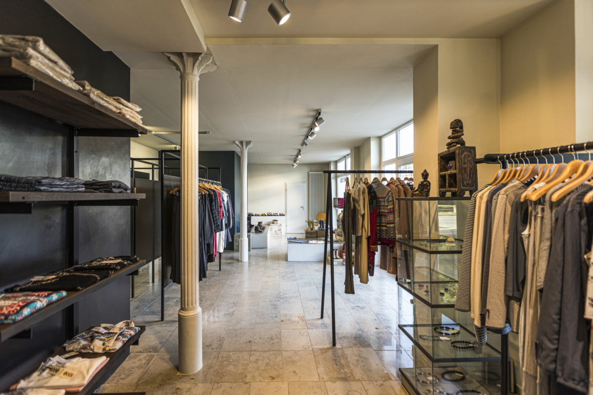 ONYX Boutique in Fürstenstadt - Geselecteerde mode voor individualisten // © Florian Melzer/im-jaich ONYX Boutique in Fürstenstadt - Geselecteerde mode voor individualisten // © Florian Melzer/im-jaich