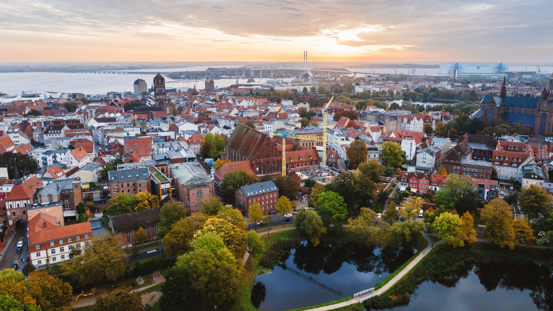 Das Katharinenkloster liegt im Herzen der UNESCO-gesch&uuml;tzten Altsadt der Hansestadt Stralsund