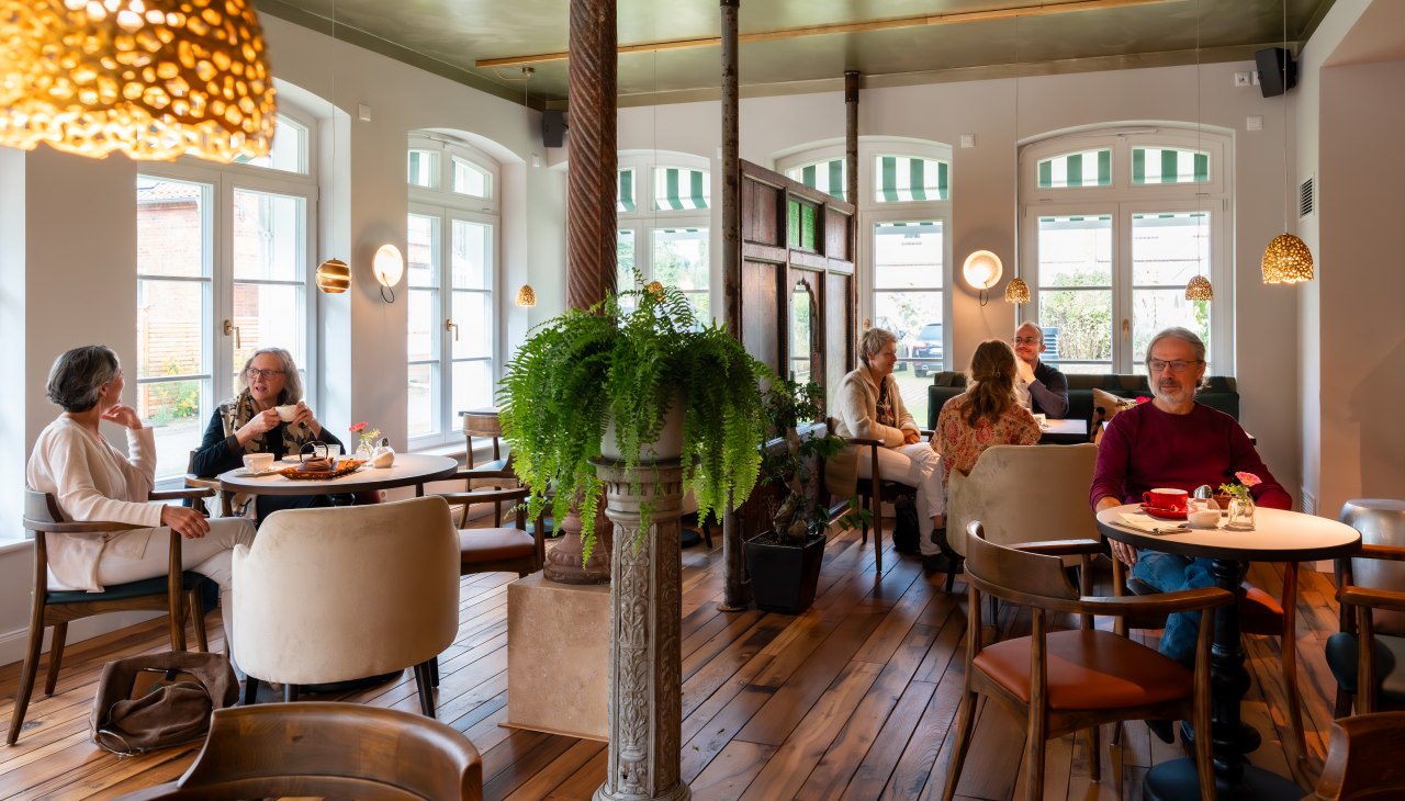 Gemütlichkeit und entspannte Atmosphäre im Klostercafé Gut Saunstorf, © Kloster Gut Saunstorf / Aneka Schwerdtfeger Gemütlichkeit und entspannte Atmosphäre im Klostercafé Gut Saunstorf, © Kloster Gut Saunstorf / Aneka Schwerdtfeger