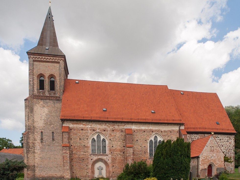 Die Kirche von der Südseite fotografiert. // © Frank Burger Die Kirche von der Südseite fotografiert. // © Frank Burger