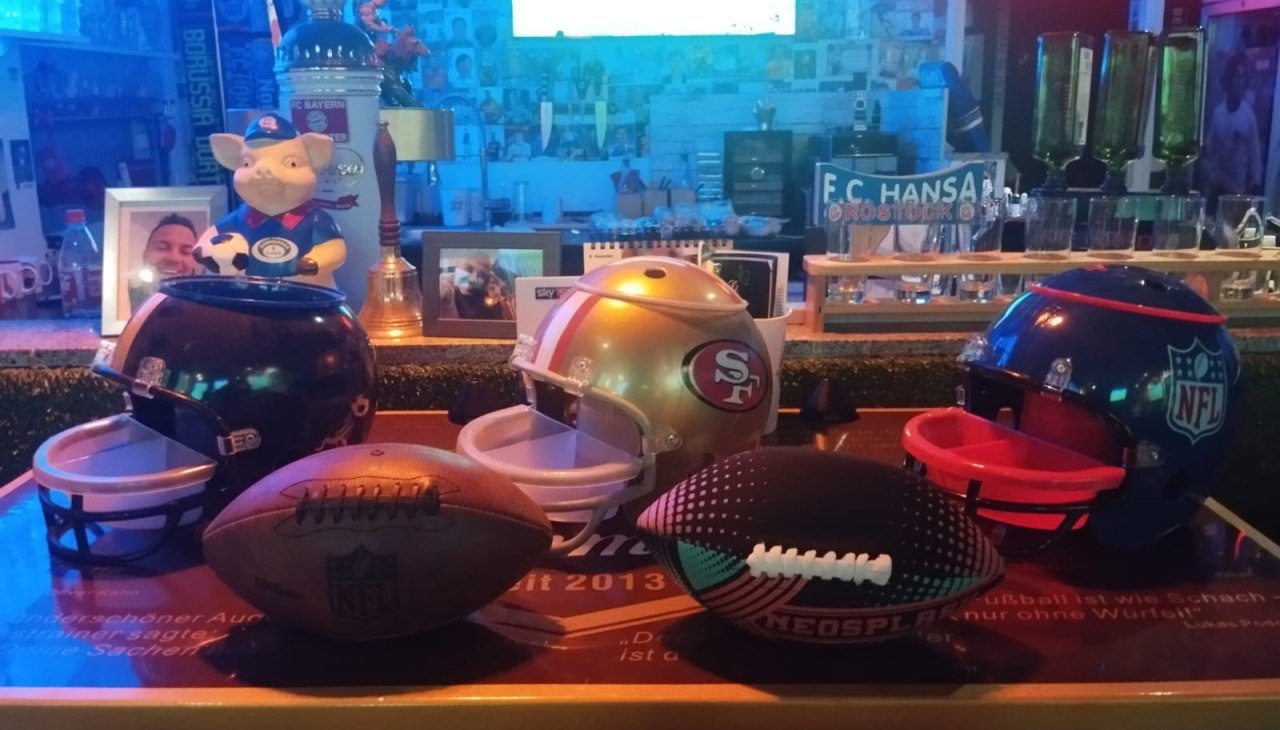 Die Bar regelt die Verpflegung, die Teams sorgen f&uuml;r Unterhaltung und die Stimmung bringen wir gemeinsam!, &copy; Sportsbar Allstars