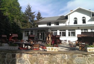 Terrasse des Restaurants & Cafés AusZeit, © Manuel Kroiss Terrasse des Restaurants & Cafés AusZeit, © Manuel Kroiss