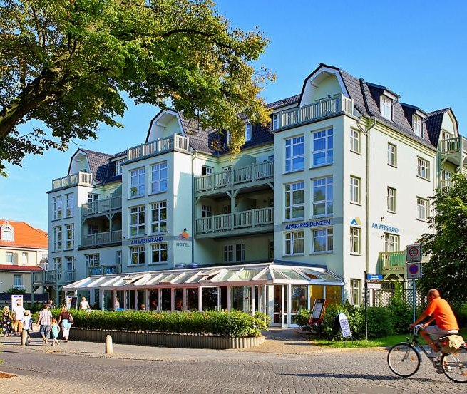 Au&szlig;enansicht Am Weststrand Aparthotel K&uuml;hlungsborn // &copy; Am Weststrand Aparthotel K&uuml;hlungsborn