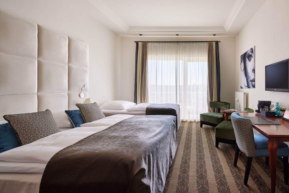 Hotelzimmer Dreibett, &copy; Van der Valk Linstow