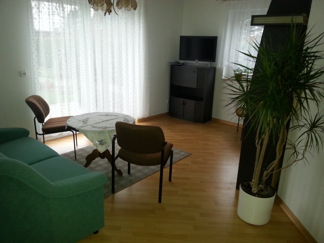 Ferienwohnung Erdgeschoss behindertengerecht, Dusche, Geschirrspüler, Grill, Herd, Microwelle,Kaffeeautomat, Wasserkocher Toaster usw // © Ferienwohnung Erdgeschoss Ferienwohnung Erdgeschoss behindertengerecht, Dusche, Geschirrspüler, Grill, Herd, Microwelle,Kaffeeautomat, Wasserkocher Toaster usw // © Ferienwohnung Erdgeschoss
