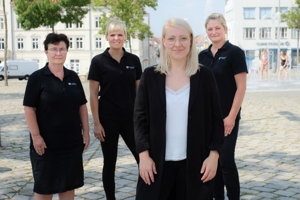 Mitarbeiter der Tourist- und Nationalparkinformation, &copy; Stadt Neustrelitz/ Haerter