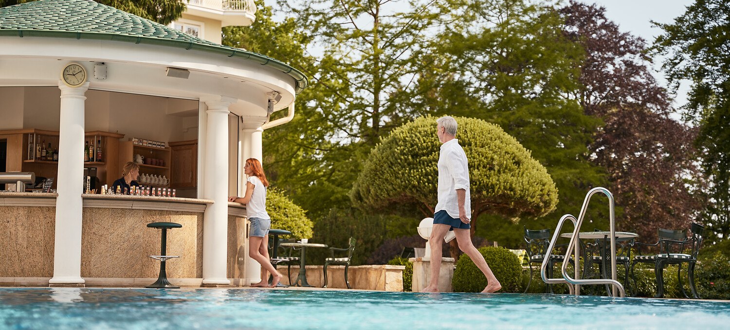 &copy; DSR Hotel Holding GmbH