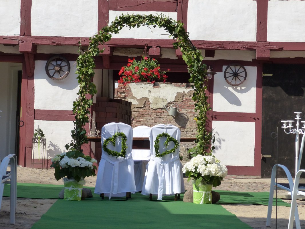 Heiraten in außergewöhnlicher Kulisse in Loitz // © Karin Heymann Heiraten in außergewöhnlicher Kulisse in Loitz // © Karin Heymann