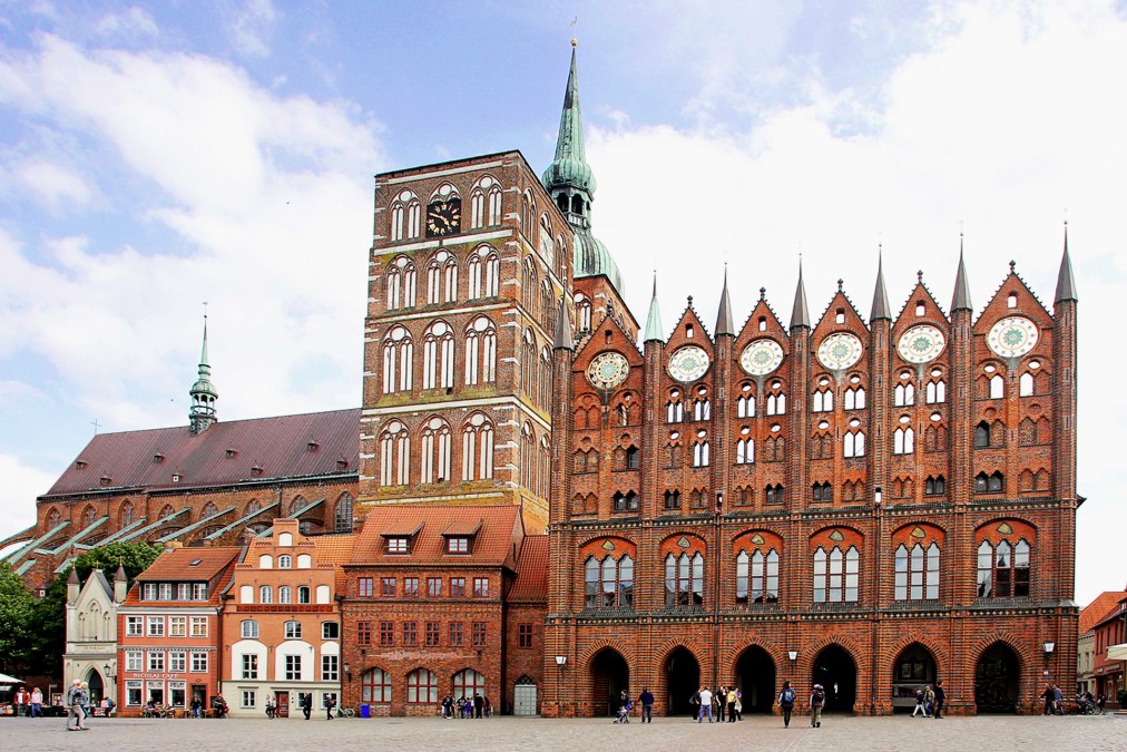 Rathaus und Nikolaikirche Stralsund, © Siegfried Mayska Rathaus und Nikolaikirche Stralsund, © Siegfried Mayska