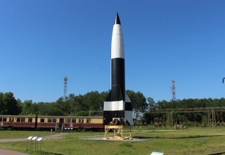 &copy; V1.jpg