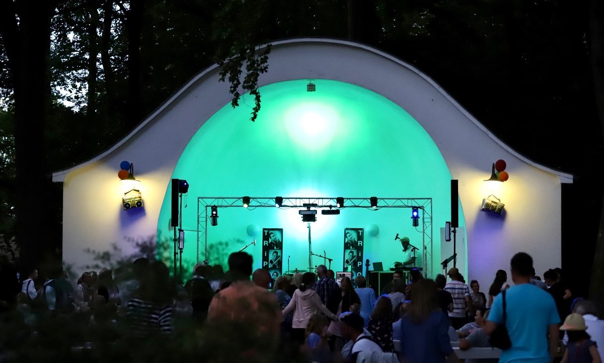 Tanzn&auml;chte am Meer: mit dem Robbie Williams Double, &copy; IMG_4990.jpg