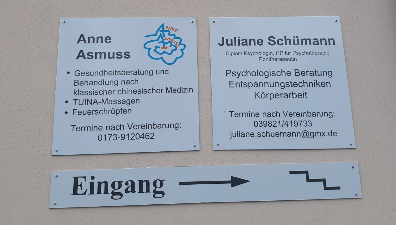 Praxisschild, © Anne Asmuss Praxisschild, © Anne Asmuss
