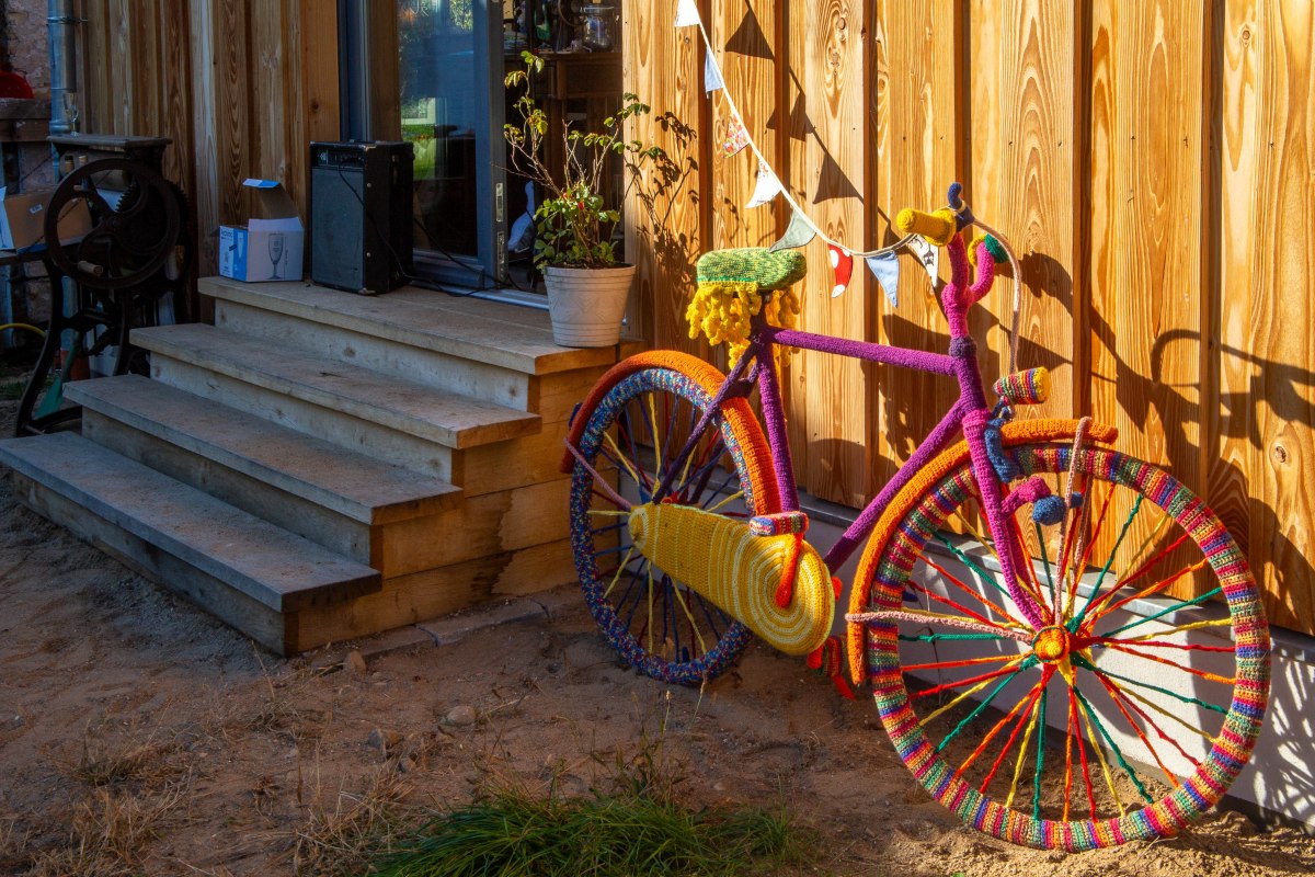 Gehaakte fiets voor de textielwerkplaats // © Jens Mühe Gehaakte fiets voor de textielwerkplaats // © Jens Mühe