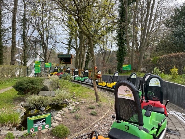 Erlebniswelt Rugard Sommerrodelbahn Trampolin Rutsche // &copy; TMV/H&ouml;hle