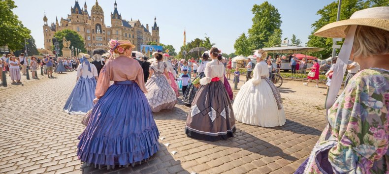 Das Historische Schlossfest am Sonnabend ist Teil des Festwochenendes rund um das Schloss Schwerin. // &copy; Oliver Borchert