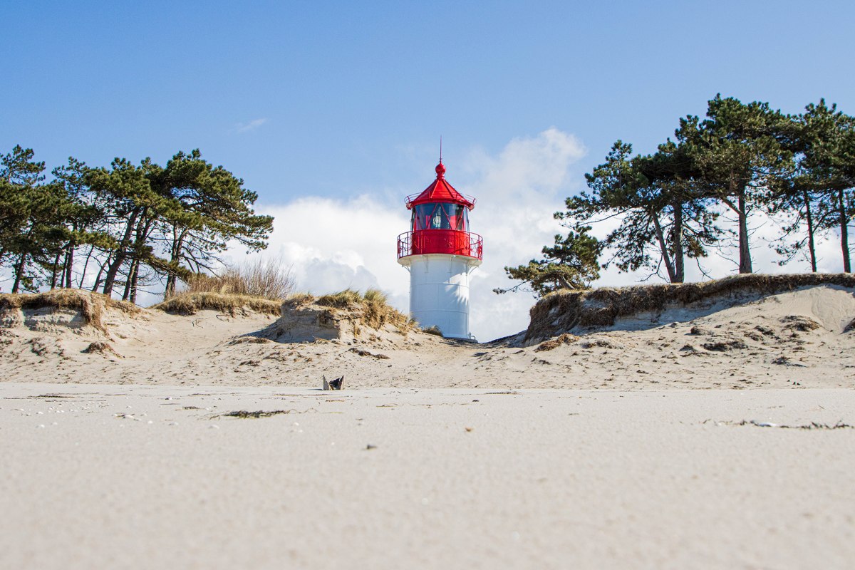 Baken Gellen aan de zuidkant van het eiland Hiddensee. // &copy; Wei&szlig;e Flotte GmbH