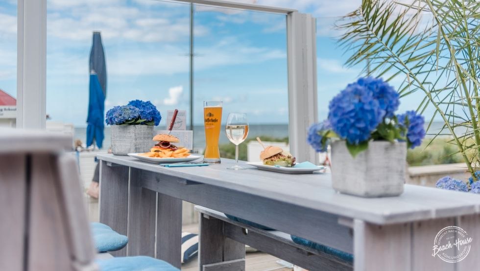 Zonneterras met uitzicht op zee, © Friederike Hegner Zonneterras met uitzicht op zee, © Friederike Hegner