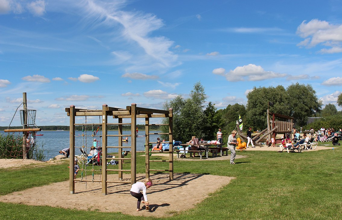 Kleiner Spielplatz in Untergoehren / Strandwiese / Badestelle, &copy; Kur- und Tourismus GmbH G&ouml;hren-Lebbin