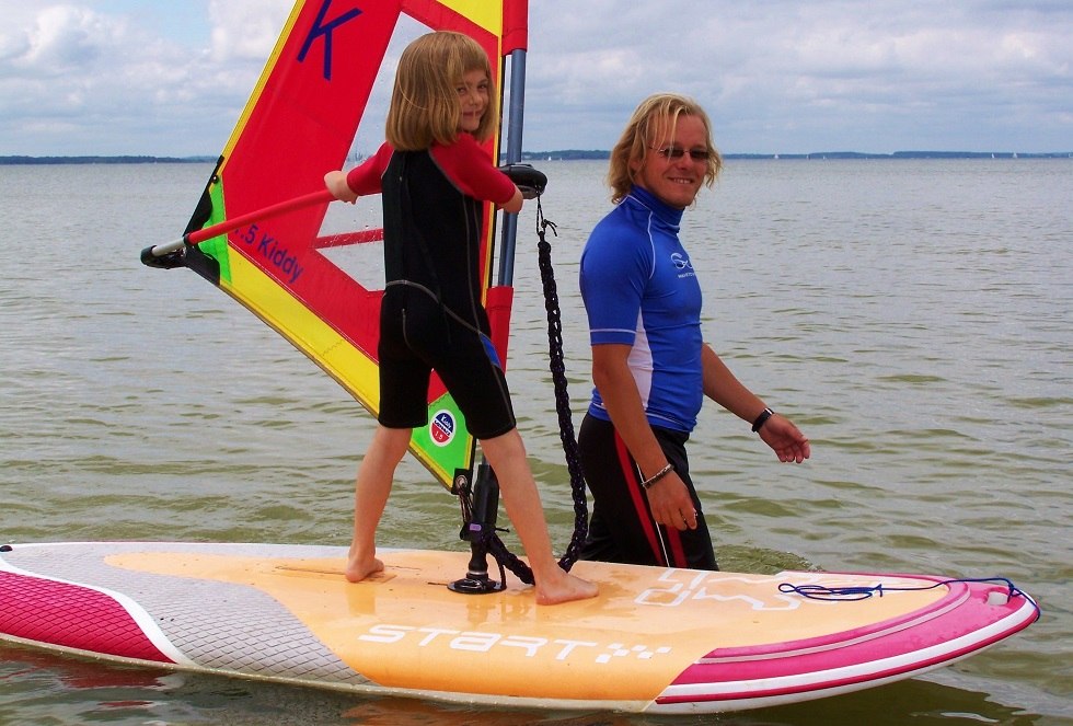 Anfängersurfschulung auch und gerade für Kinder // © Surf-Hecht Anfängersurfschulung auch und gerade für Kinder // © Surf-Hecht