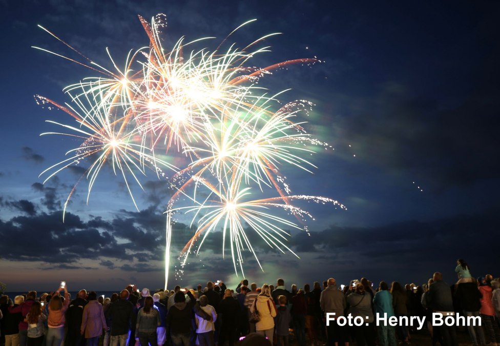 XXL Strandfeuerwerk, &copy; DAS FOTO henry boehm