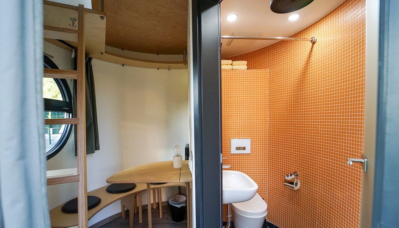 Schlafbereich slube Hotel mit zwei Plätzen für die Nacht, © slube