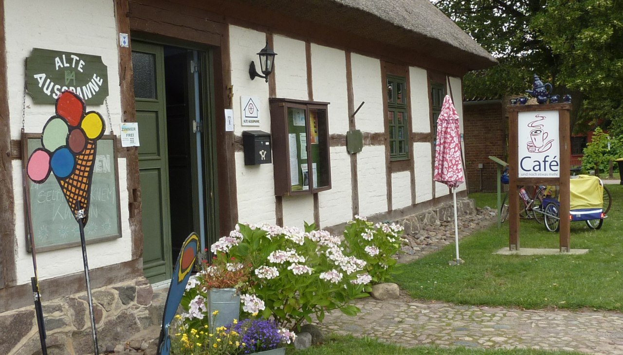 Ostern bis Advent Sonntags-Caf&eacute; ... immer mit frisch gebackenem Kuchen., &copy; F&ouml;rderverein der Heimat- und Kulturpflege Walkendorf